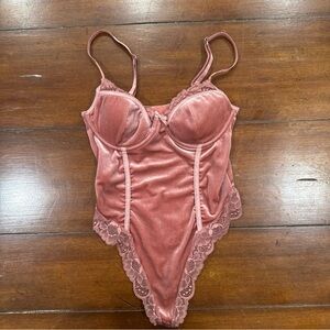 Forever 21 Pink Velvet Corset Bodysuit With Underwire  Women’s Size Small